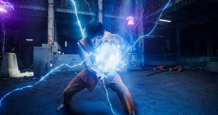 Ryu (Andrew Koji) y todo su poder desatado en la película.