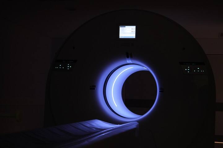 El PET-CT combina dos tipos de tomografía para obtener una imagen precisa con menos radiación. Foto GCBA