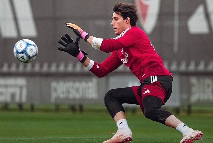 Santiago Beltrán en acción en la práctica. Foto: prensa River.