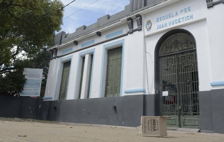Una escuela de La Plata en medio de una medida de fuerza gremial. Foto: Mauricio Nievas.
