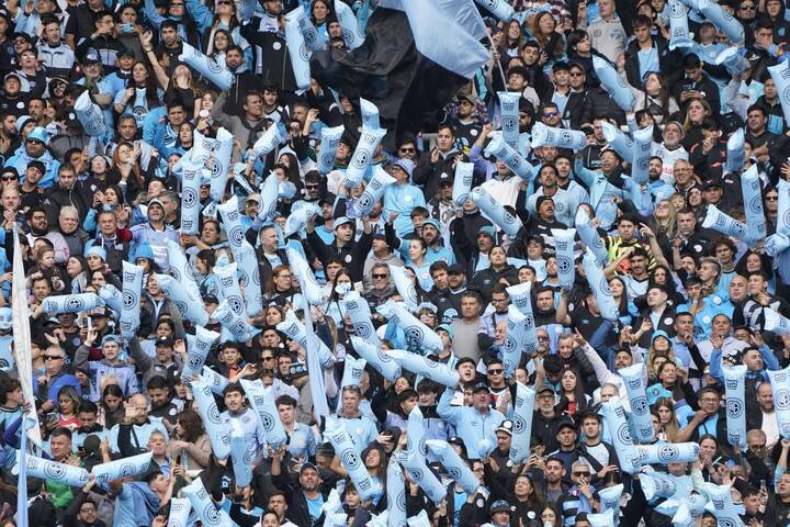 La hinchada de Belgrano en el Kempes. Foto: Fernando de la Orden
