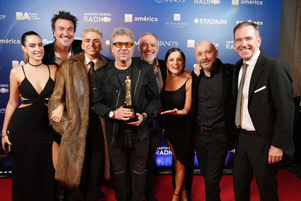 La estatuilla de Oro del Martín Fierro de Radio 2025 fue para "Nadie nos para", el ciclo de Beto Casella en Rock & Pop.