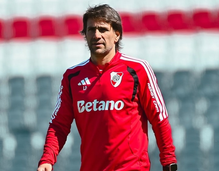 Leonardo Ponzio, DT de River, en un entrenamiento (Prensa River).