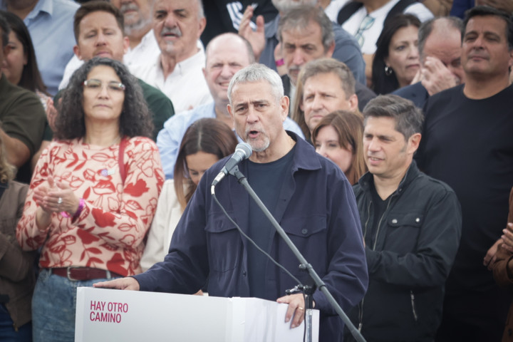 Jorge Ferraresi, en el acto del MDF en Villa Domínico, con Kicillof y otros dirigentes peronistas.
Foto: Francisco Loureiro.