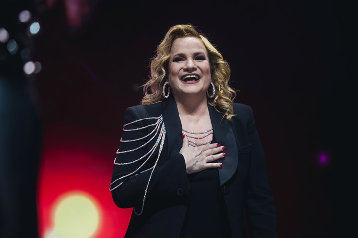 Lucía Galán brilló con una interpretación desgarradora durante el tramo más dramático del show en "La dueña de la noche".