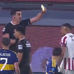 Exclusivo Olé: por qué en Instituto-Boca un jugador "recibió" dos amarillas y no fue expulsado