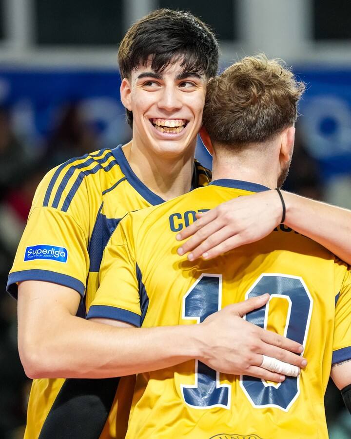 El festejo de Boca tras imponerse este sábado a Monteros por el tercer puesto.
(@BocaVoley en X).