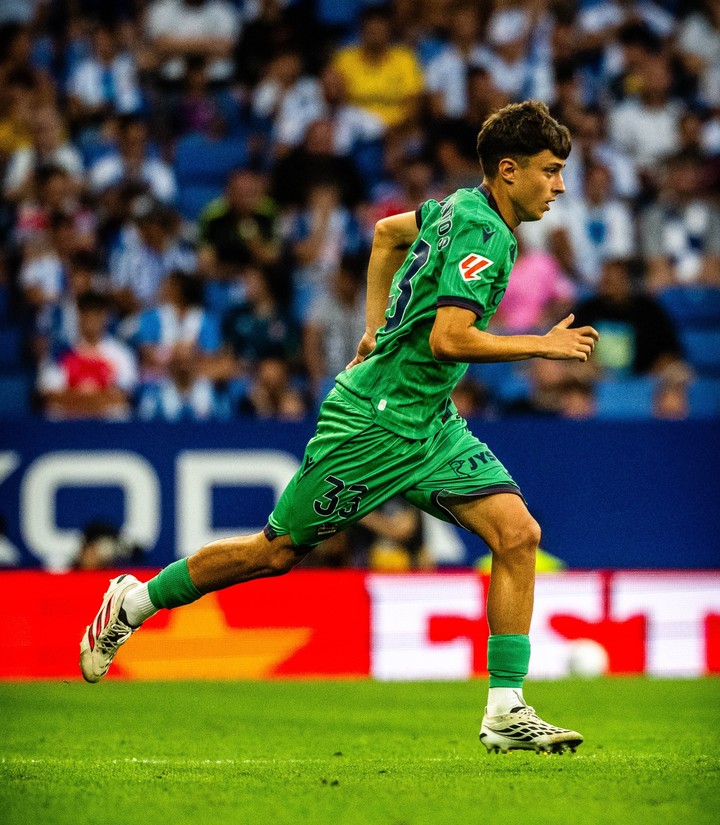 Marc Santos al debutar en Levante.