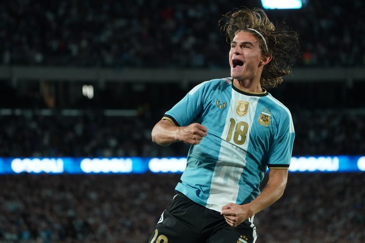 Nico Paz y tres amistosos a tope en la Selección justo en plena sucesión (Juano Tesone).