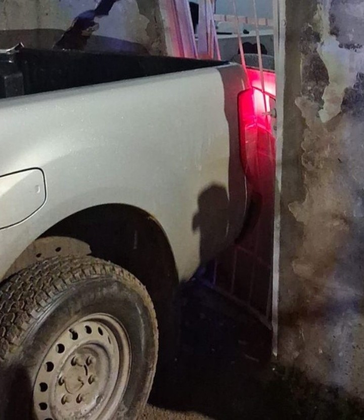 Neuquén: Un hombre chocó su propia casa para evitar que su hija se instale. Foto gentileza Centenario Digital