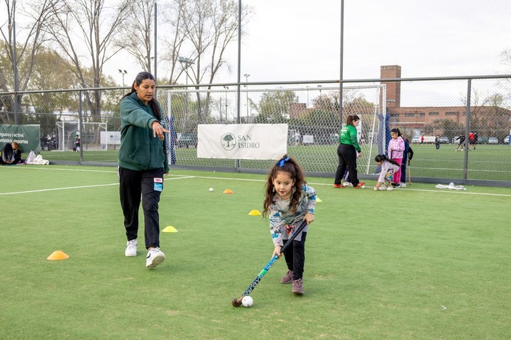 Nara fundó una escuelita.