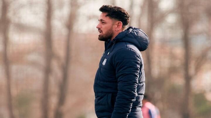 Lautaro Acosta, ayudante de campo de la Reserva de Talleres.