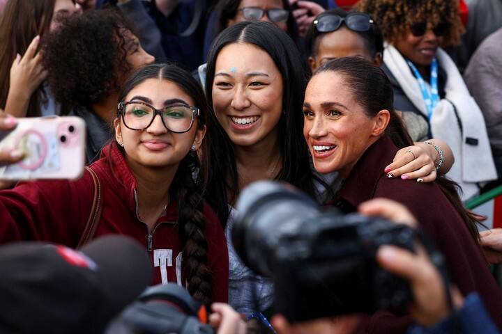 Los duques de Sussex dieron inicio a su primera jornada de compromisos comunitarios en Nottingham. Foto: Reuters