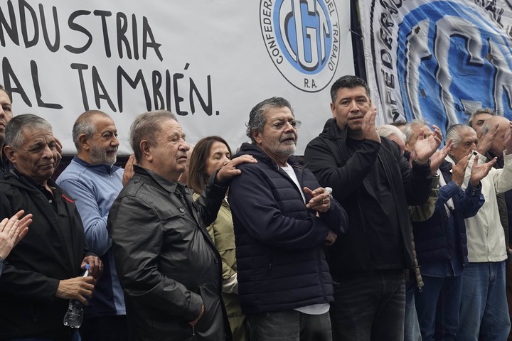 El ex presidente Duhalde en la marcha de la CGT en defensa de la industria nacional. Foto: Fernando de la Orden / Clarin
