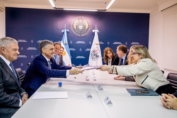 Jorge Macri, Alejandra Monteoliva y Karina Milei se reunieron para comenzar a delinear la mudanza definitiva de los presos del penal de Devoto al nuevo complejo de Marcos Paz.
