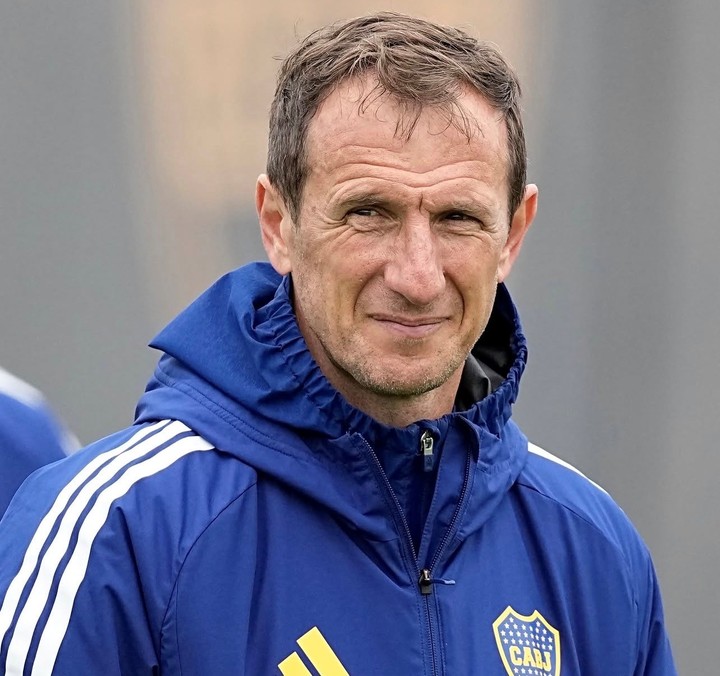 Arruabarrena, DT de Boca, en una práctica. (Prensa Boca)