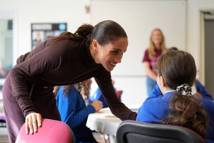 Meghan en el Community Recording Studio de Nottingham. Foto: Reuters