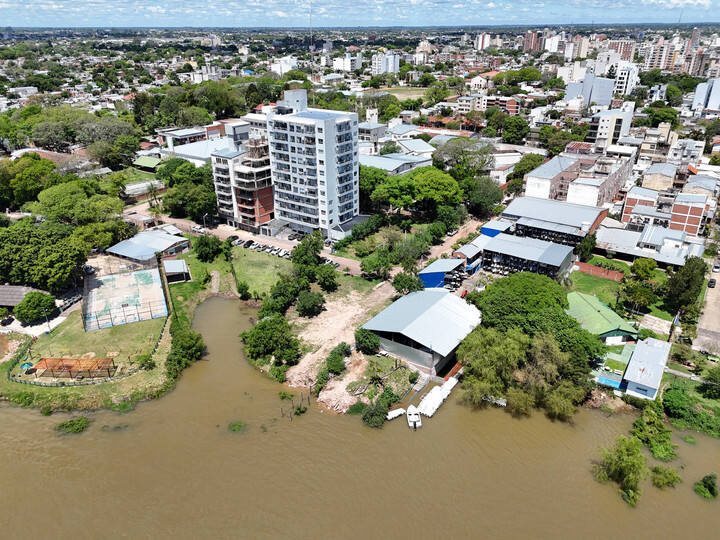 La crecida del Paraná empieza a afectar ciudad Corrientes. Foto: Fernando de la Orden/enviado especial.