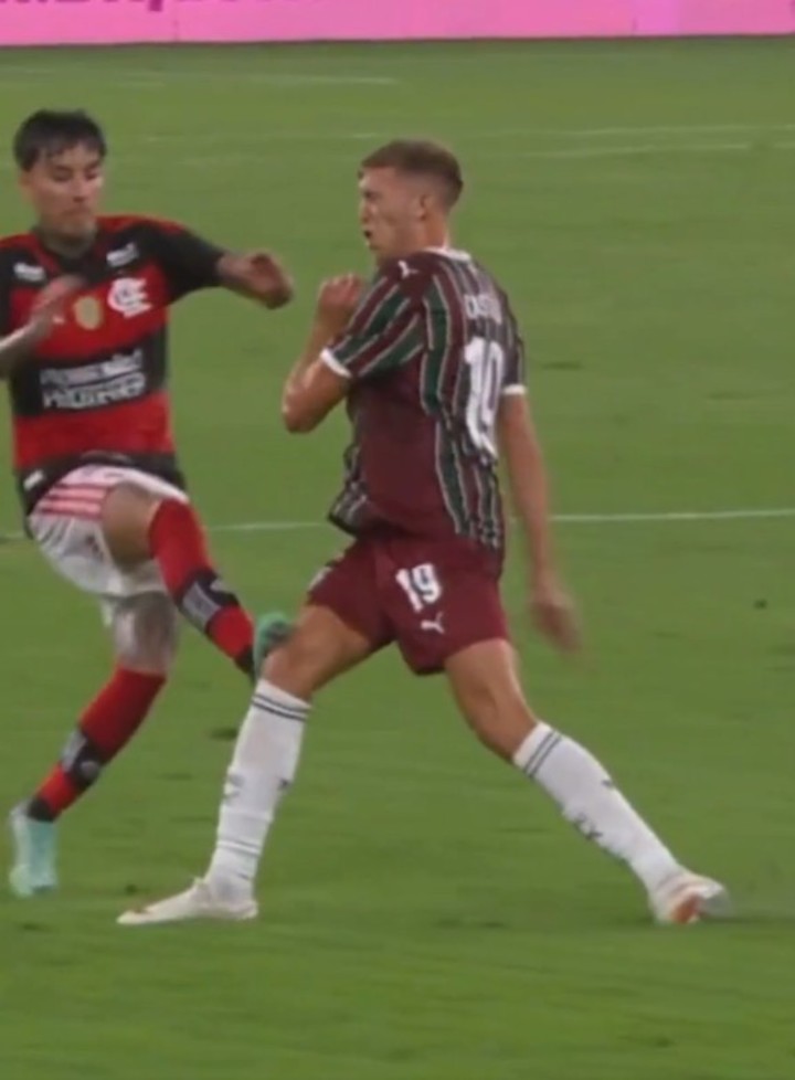 La patada de Pulgar a Rodrigo Castillo.